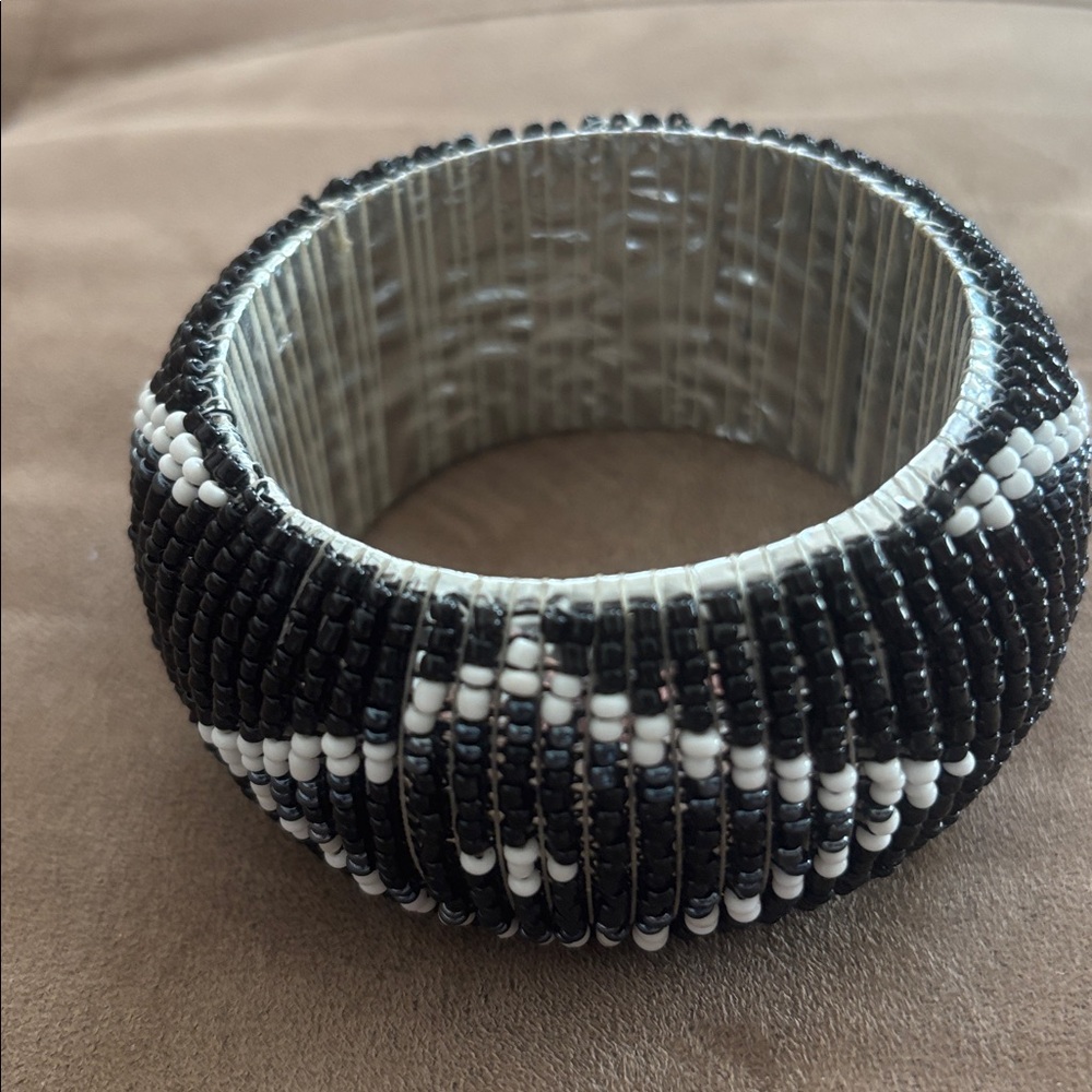 Handmade African Black & White seed Beaded Bangle Bracelet